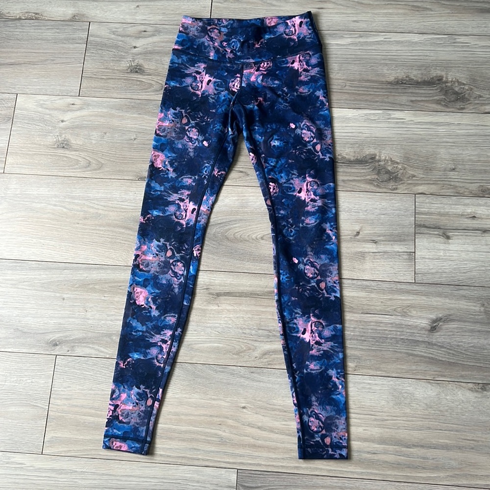 Lululemon leggings size 4